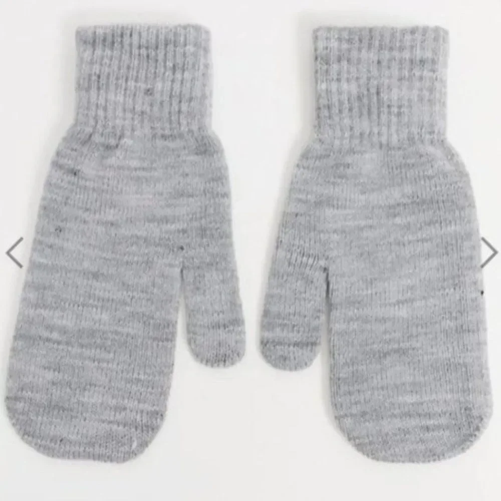 NWT, ASOS • Knit Mittens